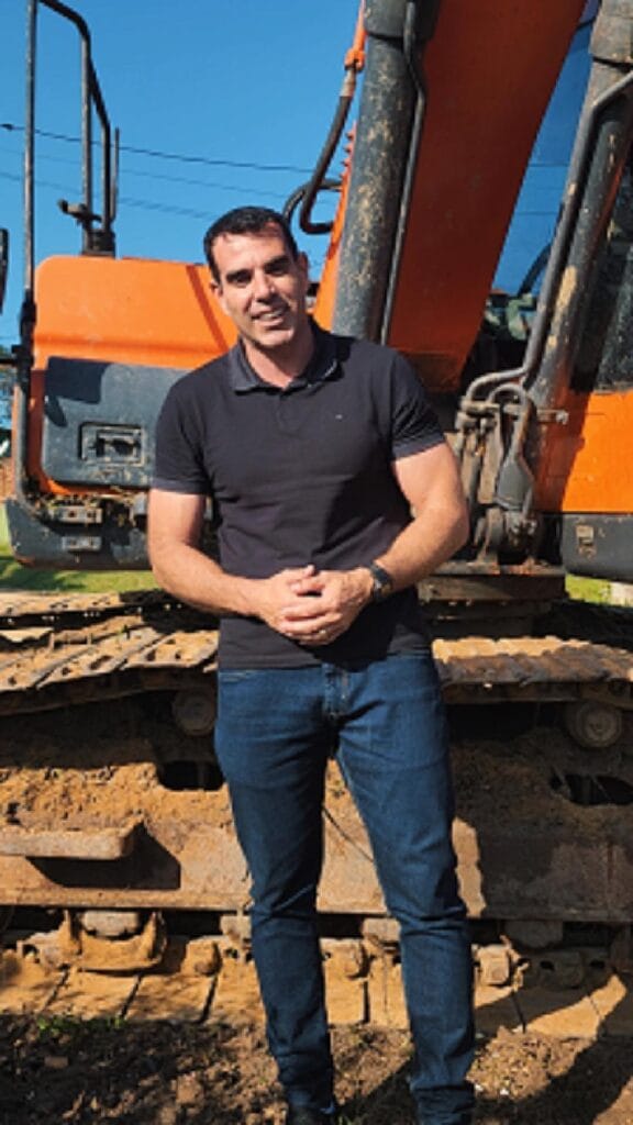 Prefeito Fabinho Costa acompanha início da Operação Limpa Rio na Rua Chico Basílio