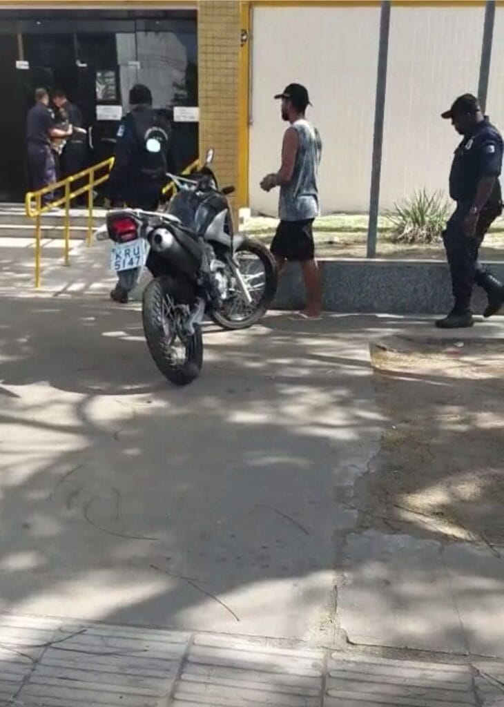 Homem é preso em flagrante por descumprir medida protetiva em São Pedro da Aldeia Homem é preso em flagrante por descumprir medida protetiva em São Pedro da Aldeia