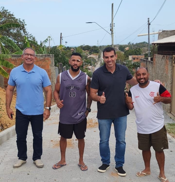 Prefeito Fabinho entrega pavimentação da Rua Nilva de Magalhães Sirqueira em Iguaba Pequena
