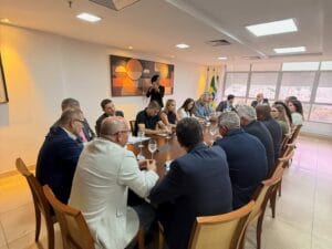 Prefeitos da Região dos Lagos se reúnem no Tribunal de Contas para discutir desvinculação de receitas